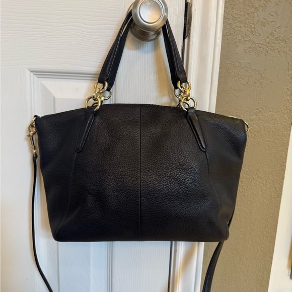 Coach Navy Blue Leather Shoulder Bag with Gold hardware - Picture 2 of 4